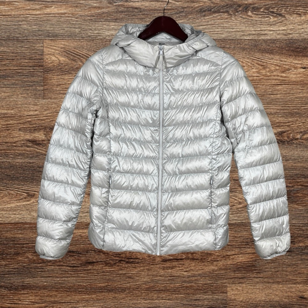 Uniglo Ultralight Down Puffer Jacket Womens M Silver Hooded Packable Quilted
